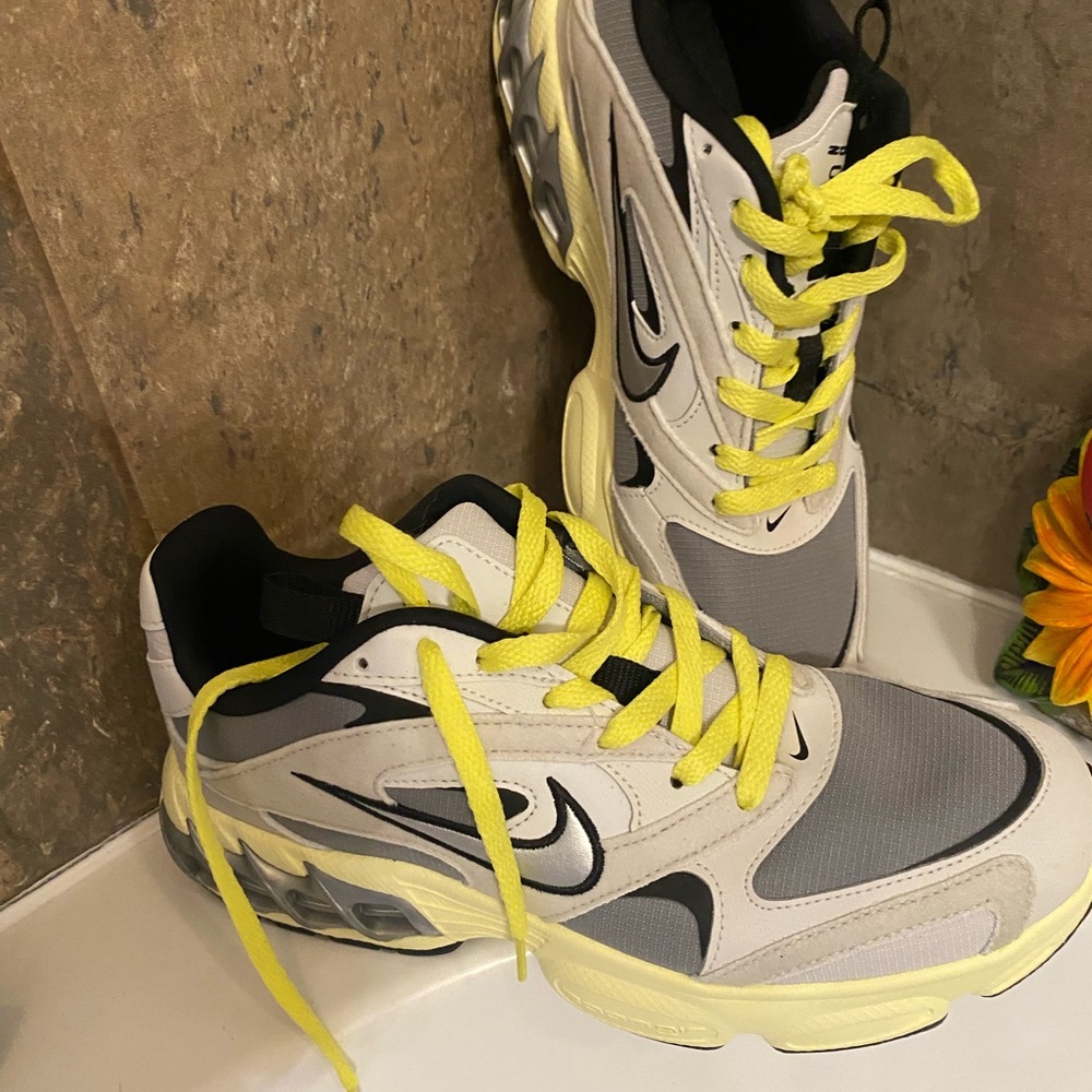 Nike Cream, Gray & Yellow Athletic Sneakers size 7 W, 5 M, 5.5 kids